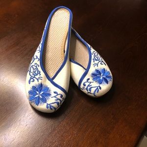 Chinese Embroidered slip on flats - Size 8
